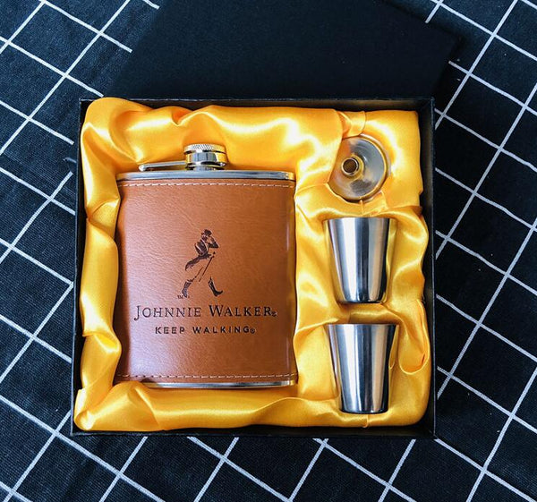 Leather/Metallic Hip Flask Set