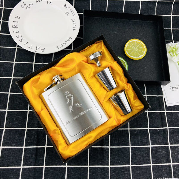 Leather/Metallic Hip Flask Set