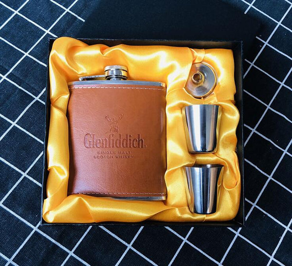 Leather/Metallic Hip Flask Set