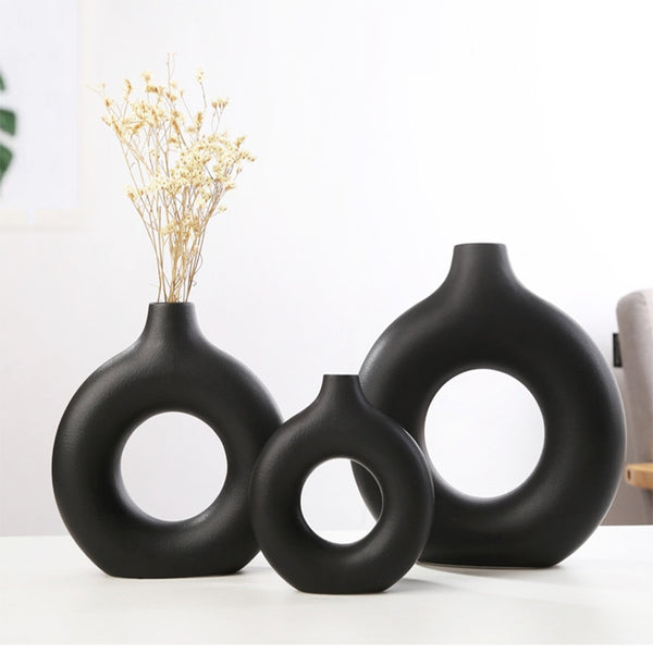 Ceramic Circular Hollow Style Vase