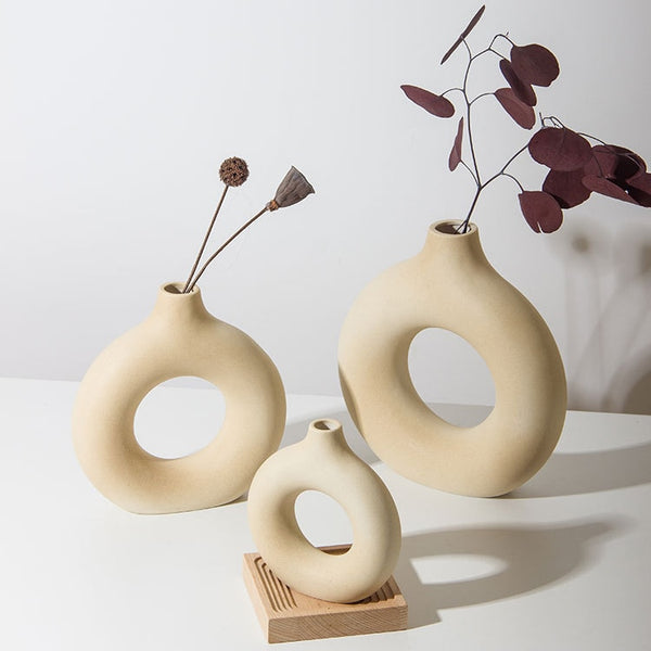 Ceramic Circular Hollow Style Vase